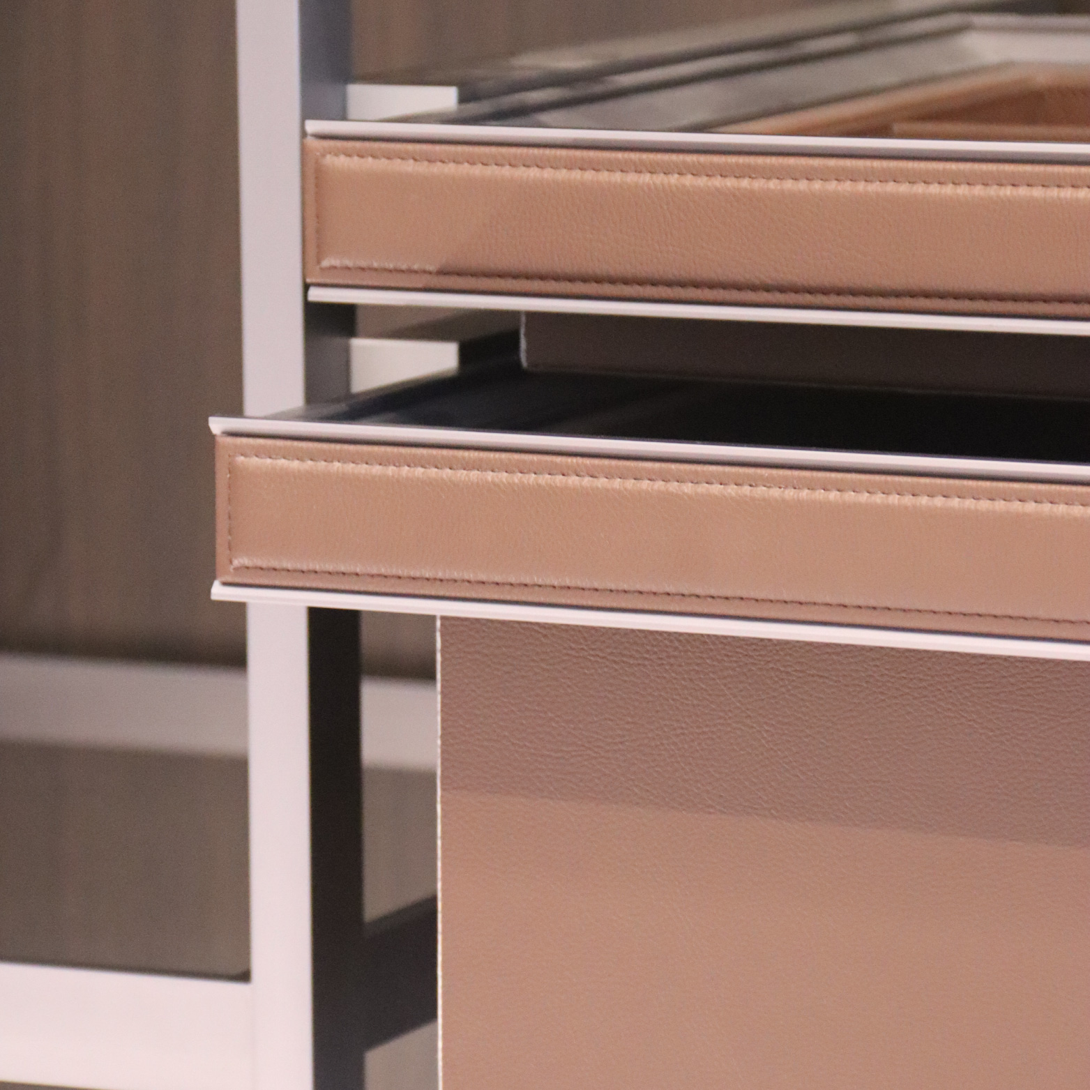 Closet jewelry box design pull-out sliding storage compartment closed leather storage basket Pants hanger